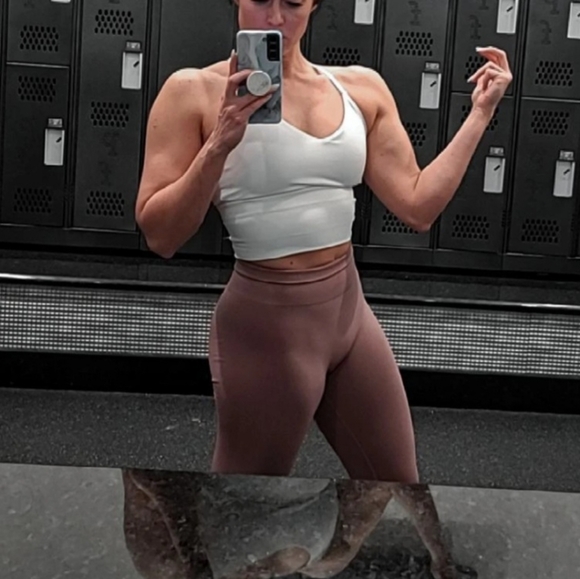 Meet your Posher, Amy - Picture 4 of 6